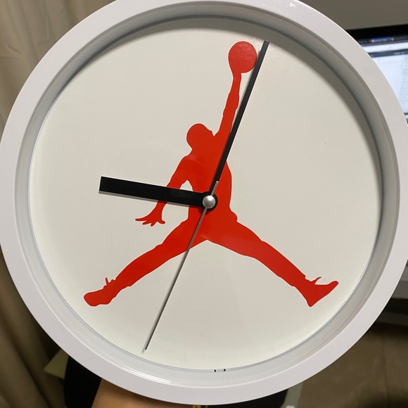 Jumpman wall clock handmade size 8 3/4 - Picture 2 of 8